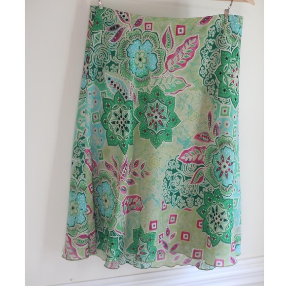 A. Byer Dresses & Skirts - Vintage Y2K A. Byer Green Paisley Midi Skirt Size Medium Chiffon Lettuce Trim